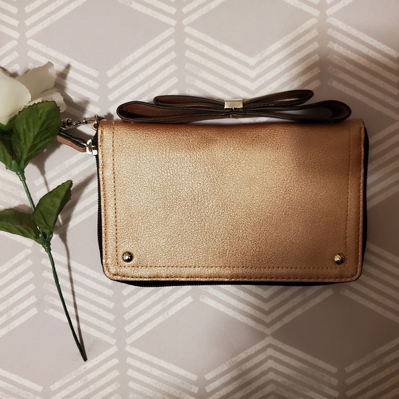 NWOT- Bootlegger rose gold wristlet - Picture 3 of 5